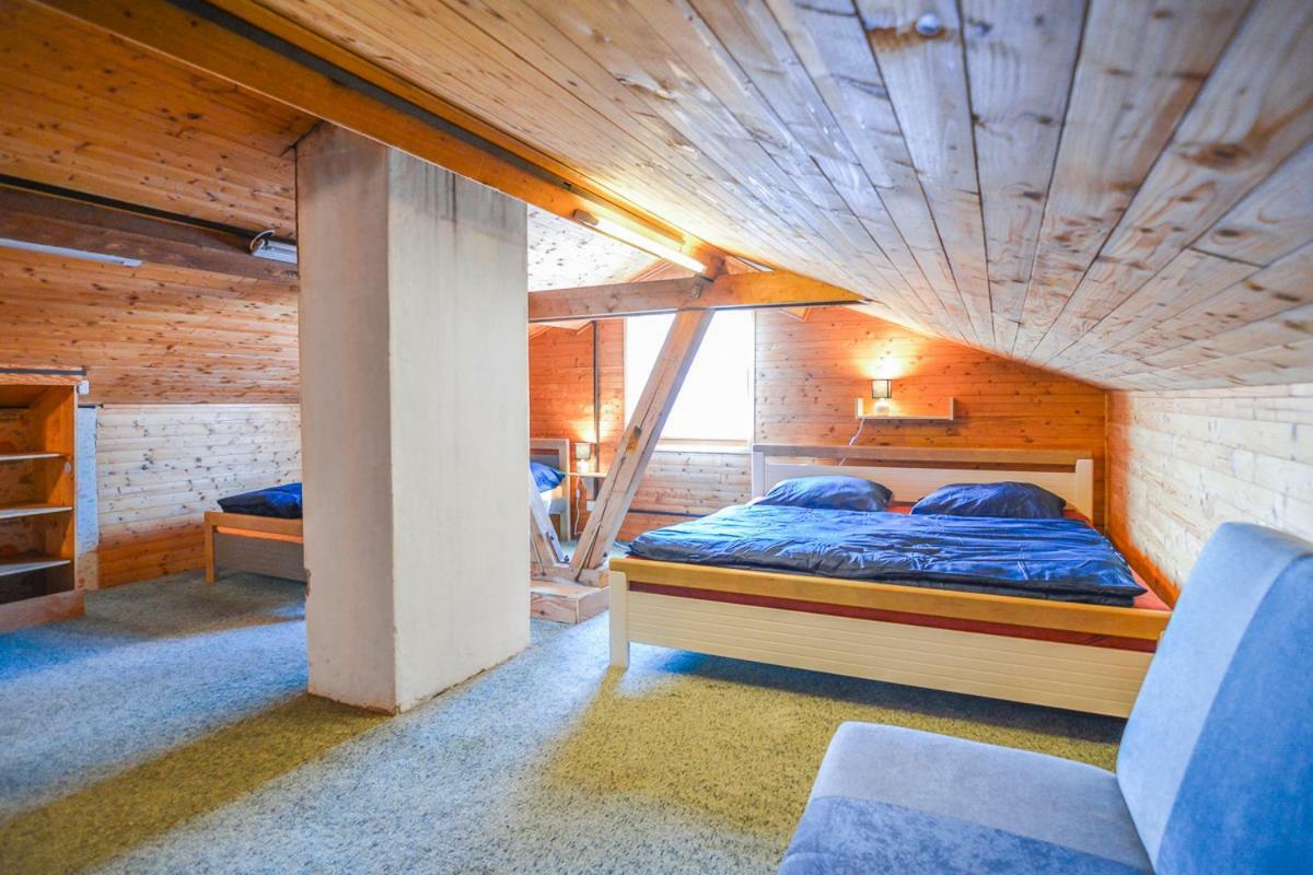 데슈트네 프 오를리츠키흐 호라 Apartman Destne 58 아파트 외부 사진